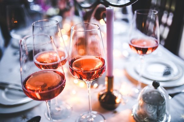 Les 10 rosés de france qui éblouiront vos papilles