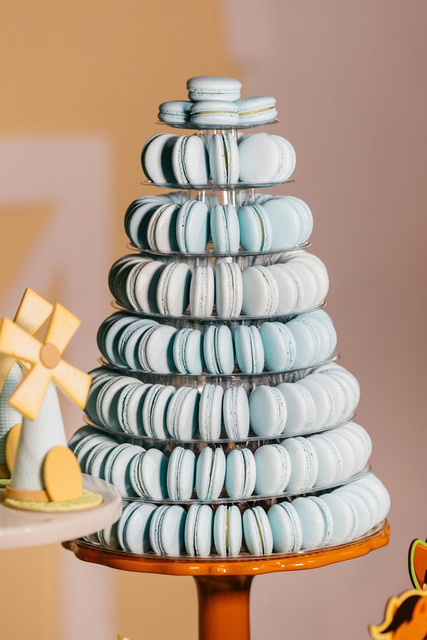 Pyramide macarons : l'élégance pour vos présentations sucrées